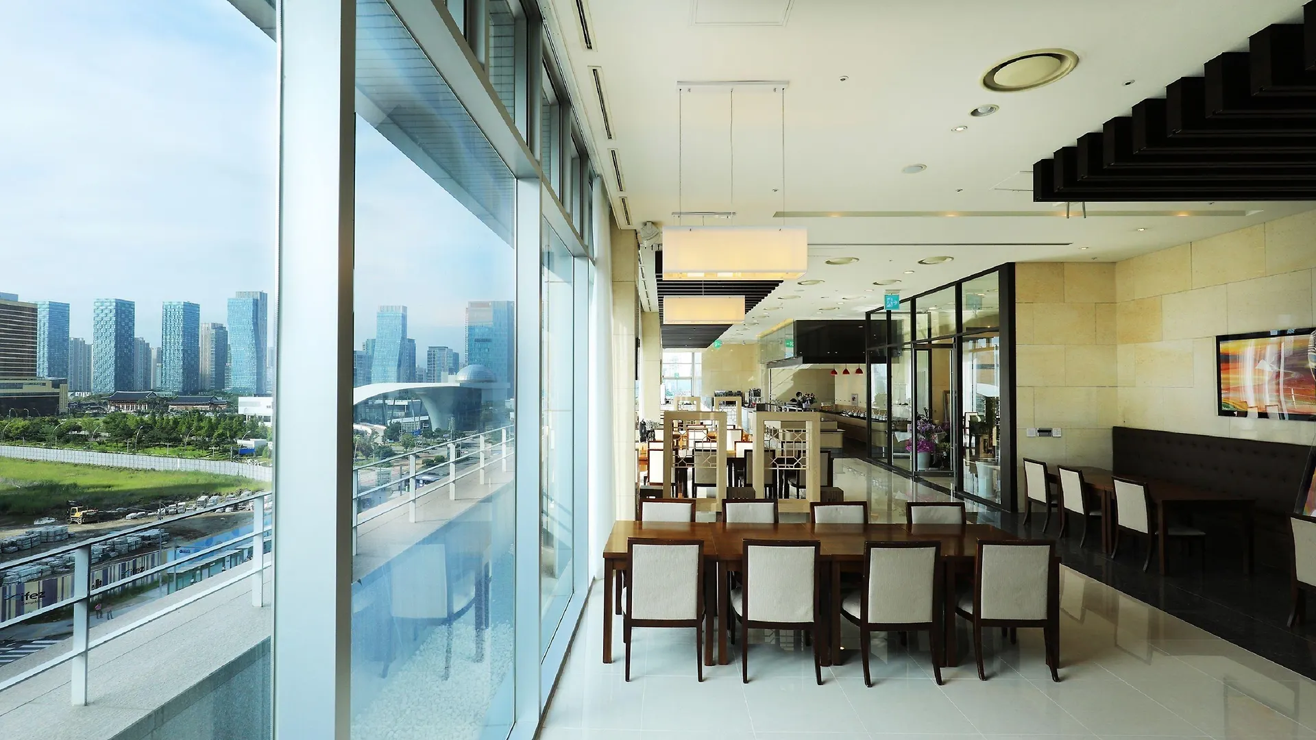 Bridge Hotel Incheon Songdo 2*,