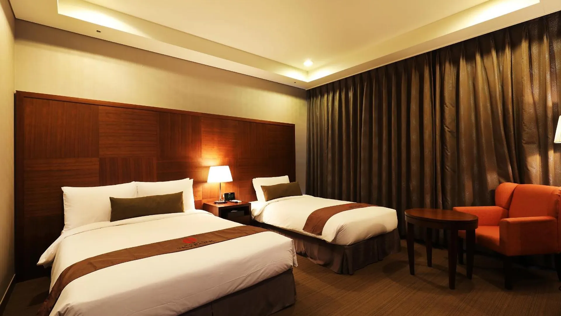 Bridge Hotel Incheon Songdo 2*,  韓国